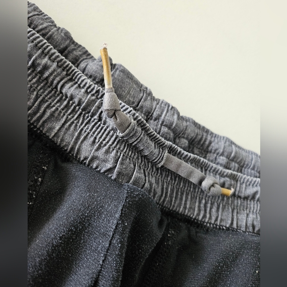 Lululemon Pace Breaker Sz M Out of Mind Liner 9” Gray Shorts M7907S - Picture 12 of 16